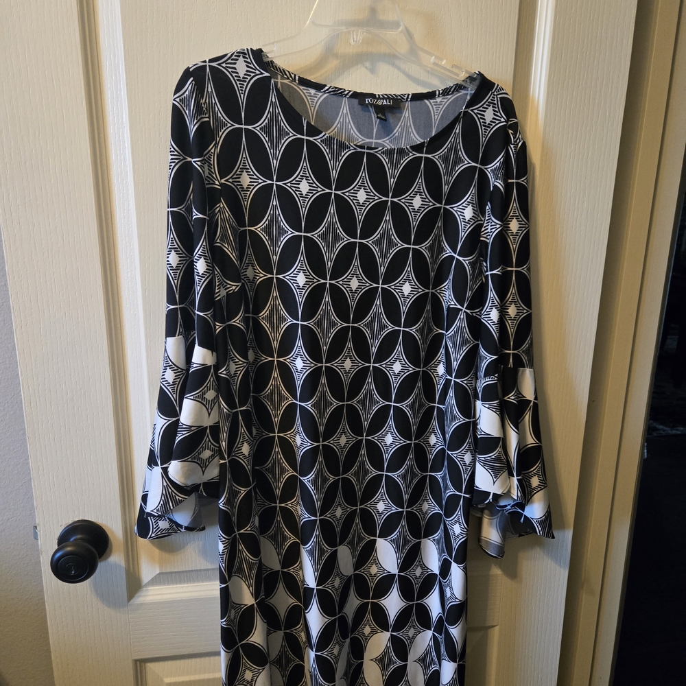 Roz & Ali Monochrome Circle Pattern Dress